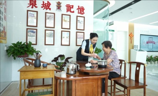 在广东广州海珠湿地公园开启了为爱前行
