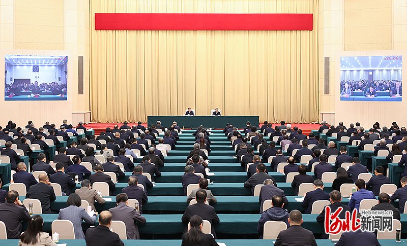 蓝佛安作宣讲报告 倪岳峰主持 王正谱