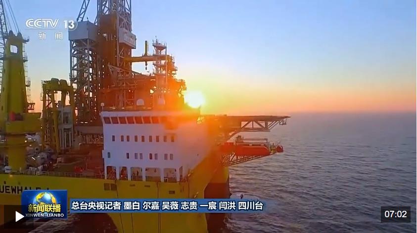 习近平总书记同代表委员深入交流